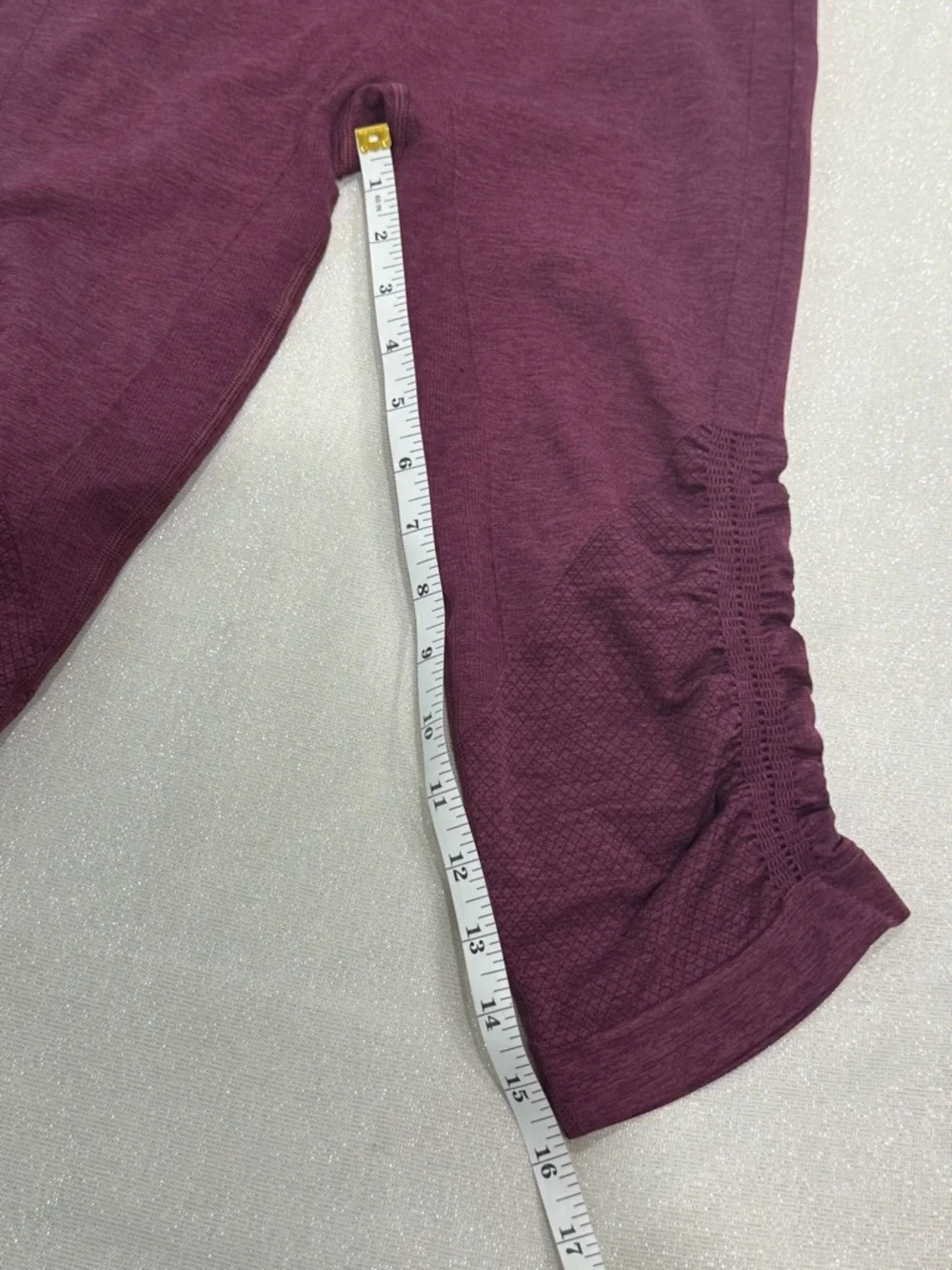Lululemon In The Flow Crop II Seamless Scrunch‎ Stretch Burgandy Yoga Capri